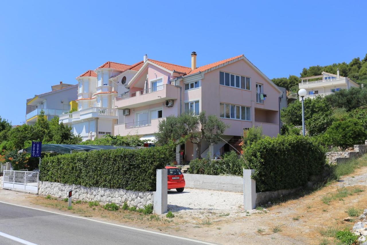 Apartments By The Sea Poljica, Trogir - 19316 Marina Bagian luar foto