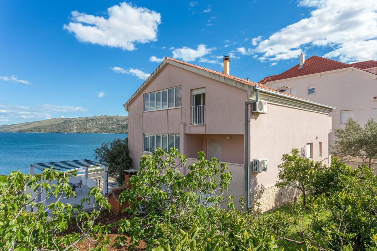 Apartments By The Sea Poljica, Trogir - 19316 Marina Bagian luar foto
