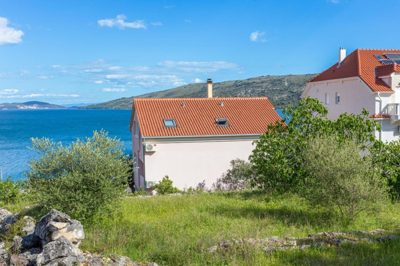 Apartments By The Sea Poljica, Trogir - 19316 Marina Bagian luar foto