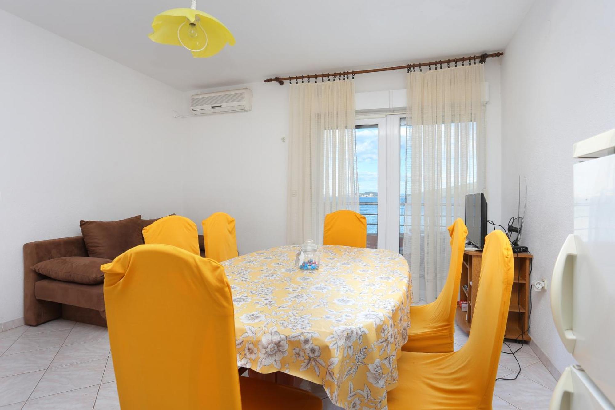 Apartments By The Sea Poljica, Trogir - 19316 Marina Ruang foto